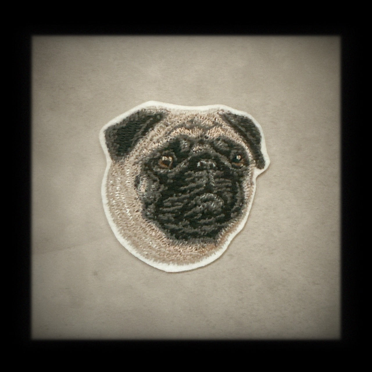 【パグ_1】Dog刺繍ワッペン nui tag パグ